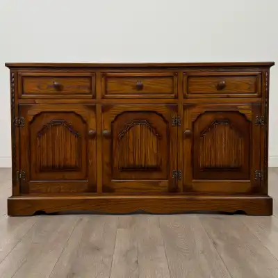Massives Eiche Sideboard antik – hochwertig und original