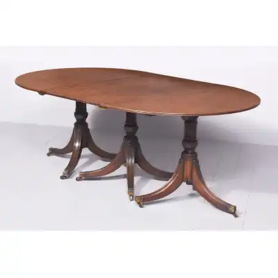 George III Mahagoni Esstisch – Antiker ausziehbarer Esstisch mit Messingrollen um 1920