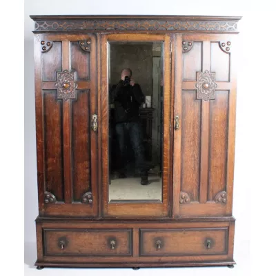 Antike Jacobeanische Garderobe Kleiderschrank Eiche geschnitzt  3 Türen
