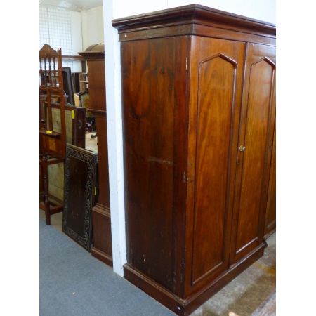 Zweitüriger viktorianischer Mahagoni Kleiderschrank