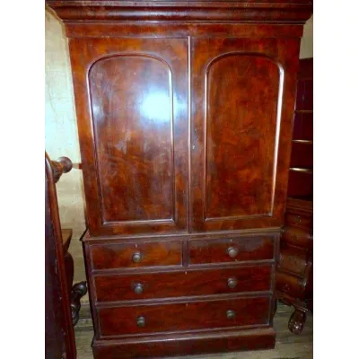 Viktorianischer Mahagoni Kleiderschrank  Linen Press 