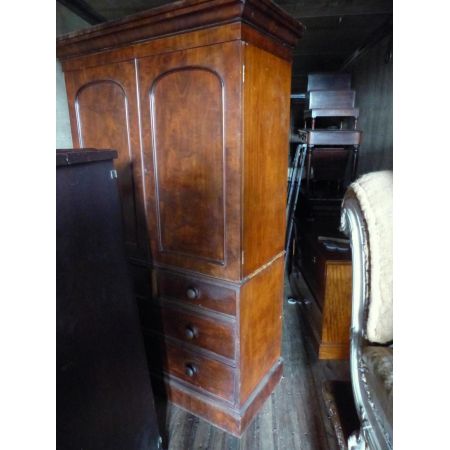 Viktorianischer Mahagoni Kleiderschrank  Linen Press 