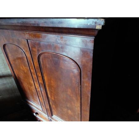 Viktorianischer Mahagoni Kleiderschrank  Linen Press 