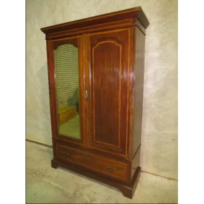 Schöner Mahagoni Schrank mit Inlays