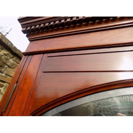 Viktorianischer Nussbaum Wurzelholz Kompakt Kleiderschrank