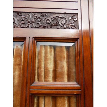 Viktorianischer Nussbaum Wurzelholz Kompakt Kleiderschrank