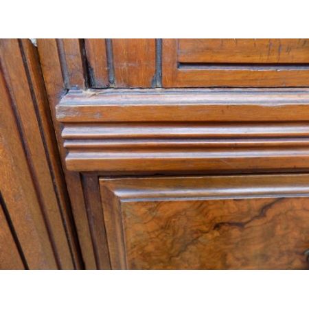 Viktorianischer Nussbaum Wurzelholz Kompakt Kleiderschrank