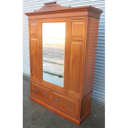 Großer viktorianischer Mahagoni Kleiderschrank