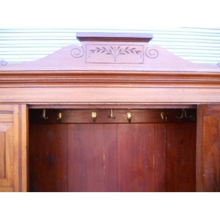 Großer viktorianischer Mahagoni Kleiderschrank