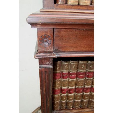 Hohes Mahagoni Bücherregal spätes 19. Jahrhundert