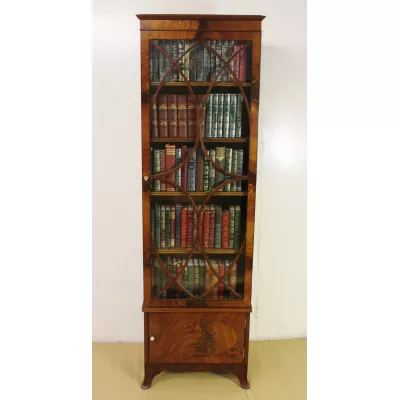 Schmales edwardianisches Mahagoni Bücherregal