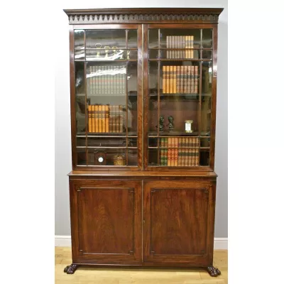 Großer Mahagoni Bücherschrank "George III" 