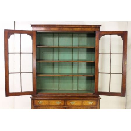 Antiker Wurzelholz Nussbaum Bücherschrank 1890