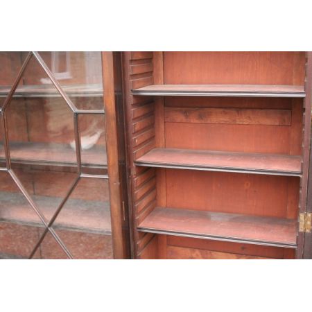 Großer georgeanischer Mahagoni Breakfront Bücherschrank Circa 1900