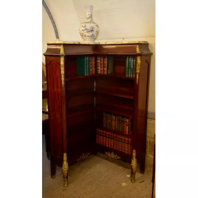 Antikes französisches Eckbücherregal mit Marmor 