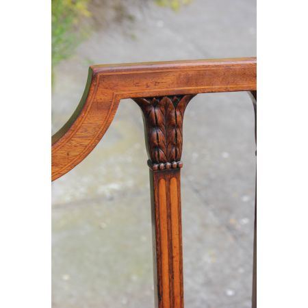 George lll Mahagoni Sockel Esstisch mit vier Stühlen