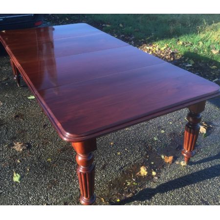 Antiker restaurierter Mahagoni Esstisch ausziehbar