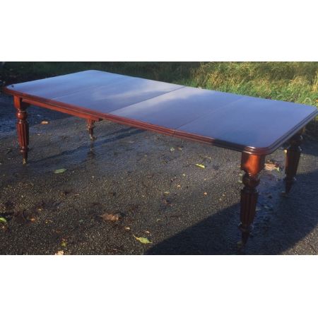 Antiker restaurierter Mahagoni Esstisch ausziehbar