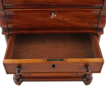 Viktorianische Schottische Miniatur Kommode