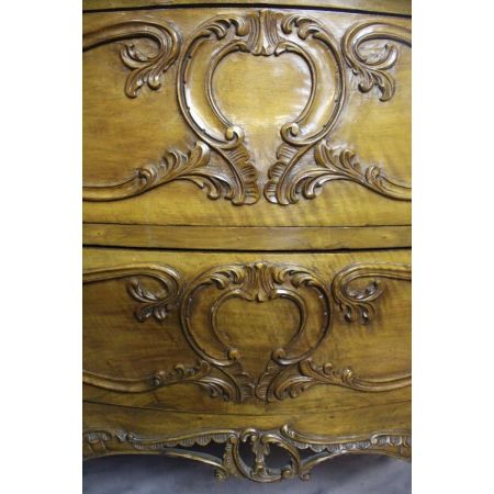 Französische Walnuss Komode im Louis VX Stil