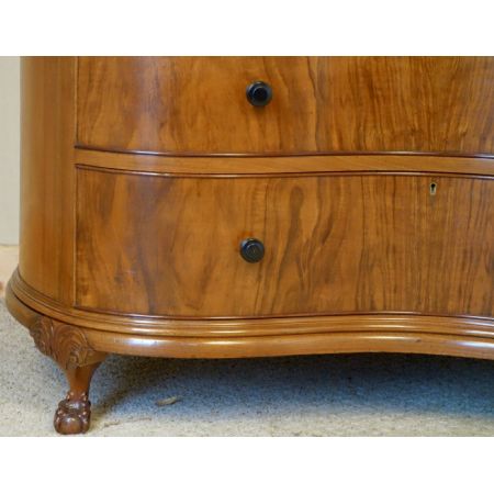   seltene Nussbaum Kommode  Schlagenfront 