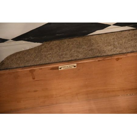 Bemalte Kommode aus dem frühen 20. Jahrhundert von Storey und Triggs