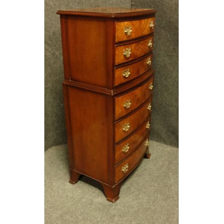 Nussbaumholz Kommode