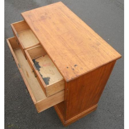 Edwardian Satin Nussbaum Kommode