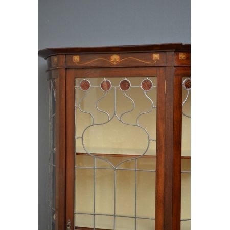  seltene Jugendstilvitrine mit Bleiverglaster Front 