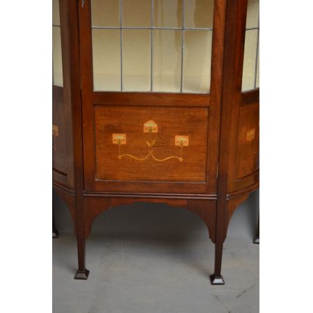  seltene Jugendstilvitrine mit Bleiverglaster Front 