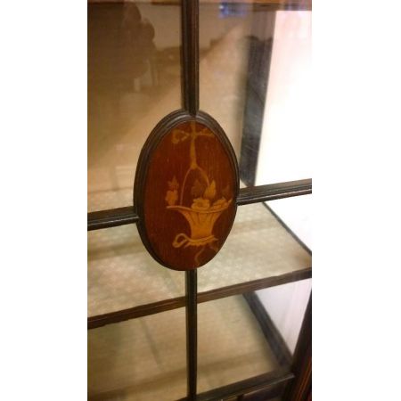 Sheraton Revival Intarsien Mahagoni-Vitrine England 1890