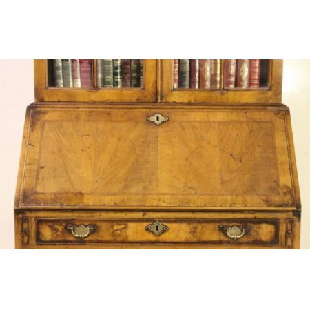 Nussbaum Sekretär und Bücherregal  von ca. 1900 Original