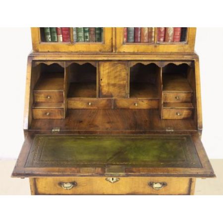 Nussbaum Sekretär und Bücherregal  von ca. 1900 Original