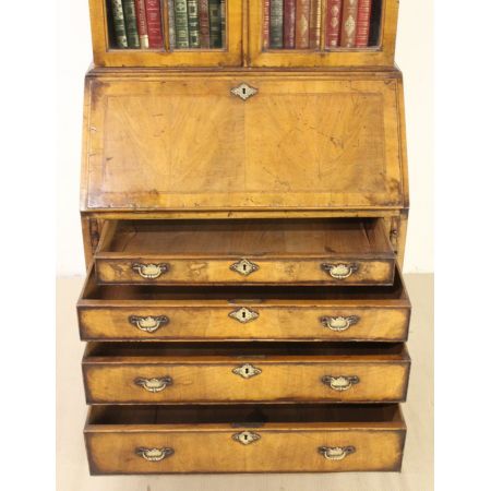 Nussbaum Sekretär und Bücherregal  von ca. 1900 Original