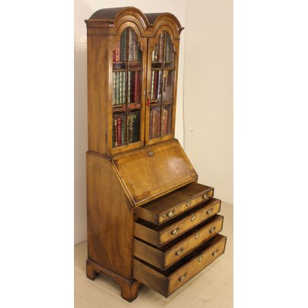 Nussbaum Sekretär und Bücherregal  von ca. 1900 Original