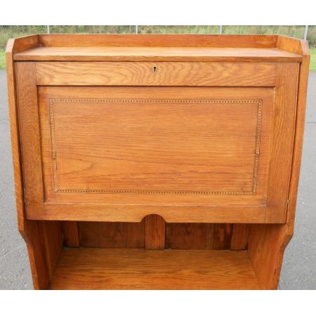 Schmaler Eiche Sekretär