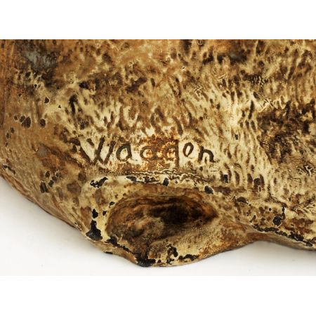 Art Deko nackte Tänzerin  aus einer Kunstmetall-Legierung und ist in einer kräftigen, dunkelbraun-braunen Farbe patiniert