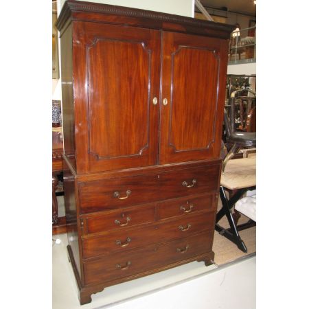 Georg III Mahagoni Kleiderschrank Original   1840  Wohnzimmerschrank aus massiven Holz   Mahagoni