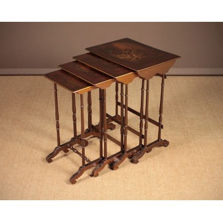 Bemalter Beistelltisch Tisch Quartett 1920 Nest of Table
