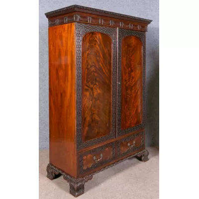 Antiker Mahagoni Kleiderschrank Chippendale Stil 19 JH