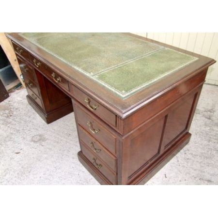 Großer edwardianischer Mahagoni Schreibtisch mit Täfelung