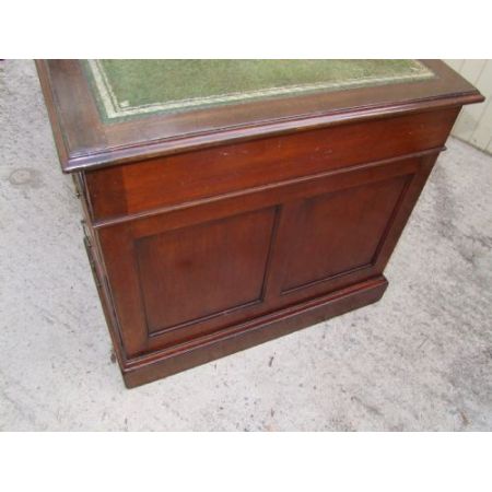 Großer edwardianischer Mahagoni Schreibtisch mit Täfelung