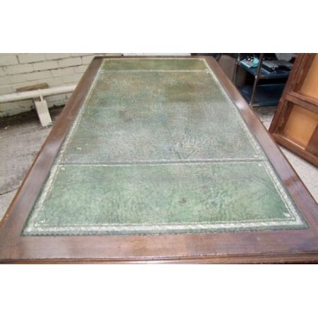 Großer edwardianischer Mahagoni Schreibtisch mit Täfelung