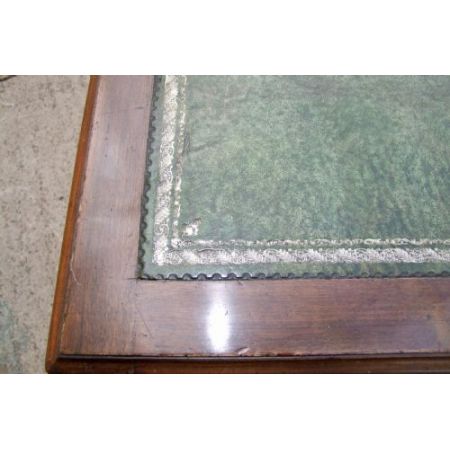 Großer edwardianischer Mahagoni Schreibtisch mit Täfelung