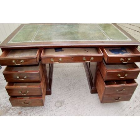 Großer edwardianischer Mahagoni Schreibtisch mit Täfelung