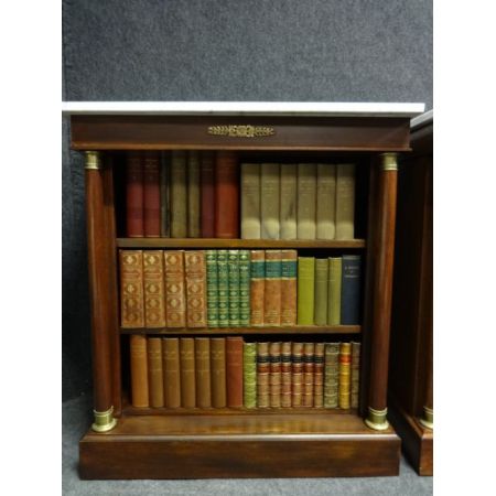 Schönes Paar Mahagoni Bücherschränke Regency 1920