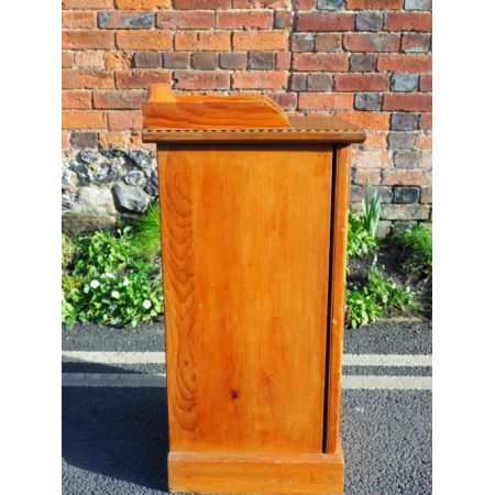 Wunderschöner Kiefer  Kommode  mit Intarsien