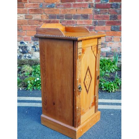 Wunderschöner Kiefer  Kommode  mit Intarsien