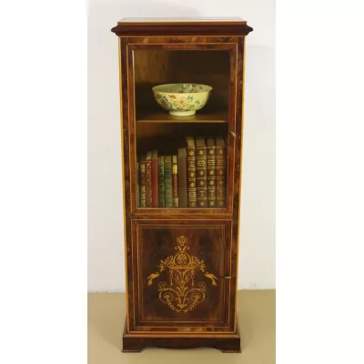 Schlanker Bücherschrank aus Mahagoni mit aufwendigen Intarsien, um 1900