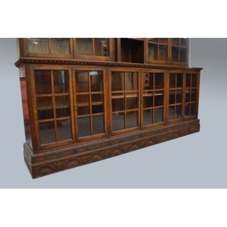 Großer Bücherschrank mit zehn Türenlarge aus geschnitzem Eichenholz, Edwardian 1890